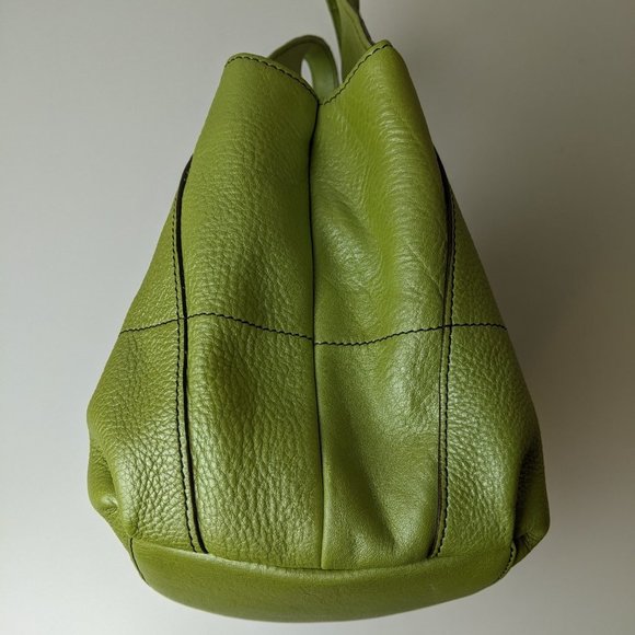 Kenneth Cole Reaction Green Leather Purse - Picture 6 of 13